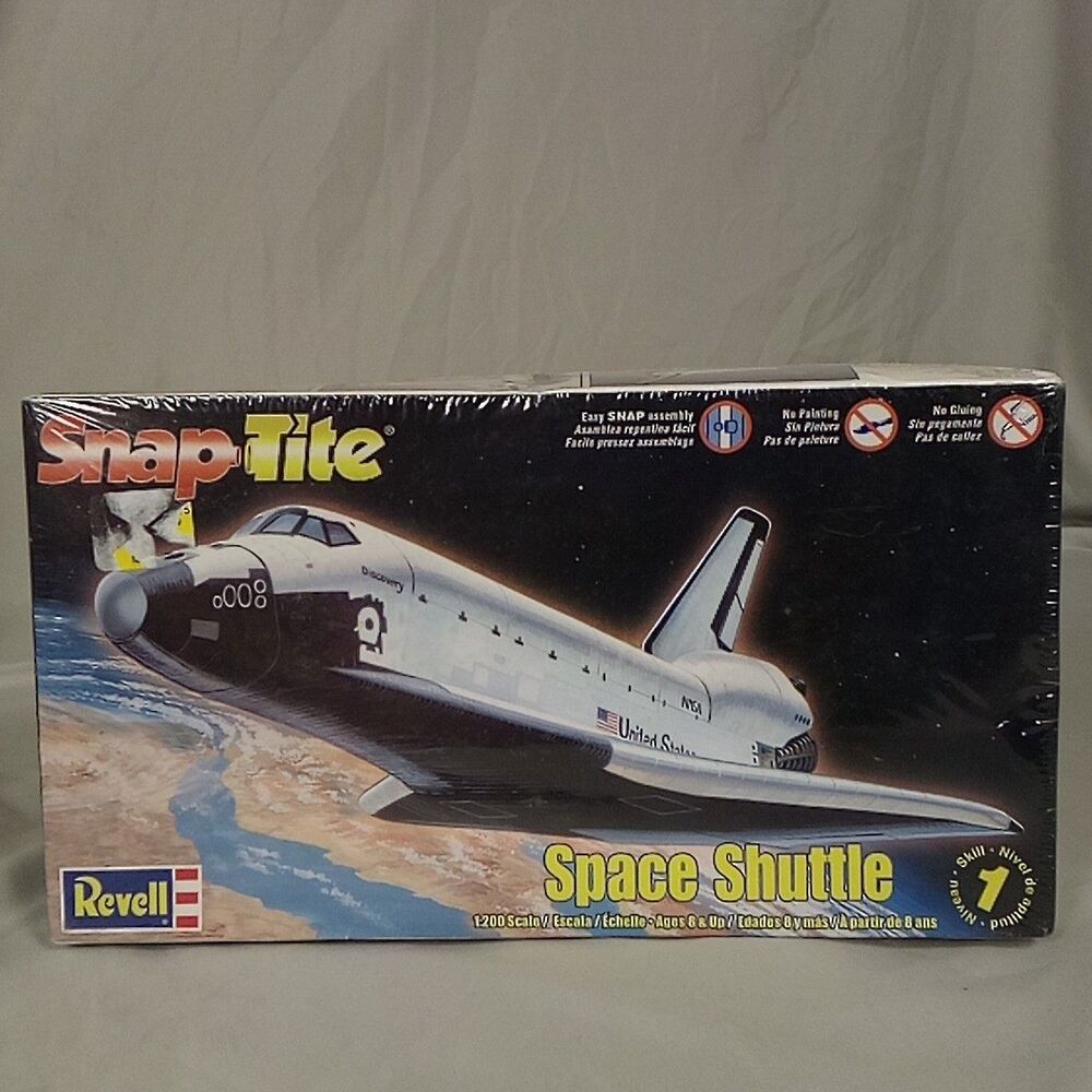Space Shuttle Snap Tite Plastic Kit Revell 1:200 scale skill level 1